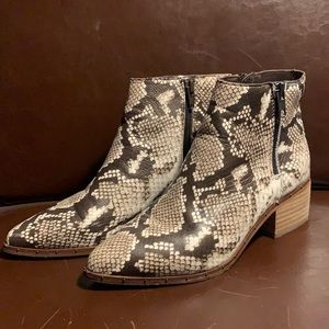 Faux snakeskin ankle booties size 7 Bleecker & Bond